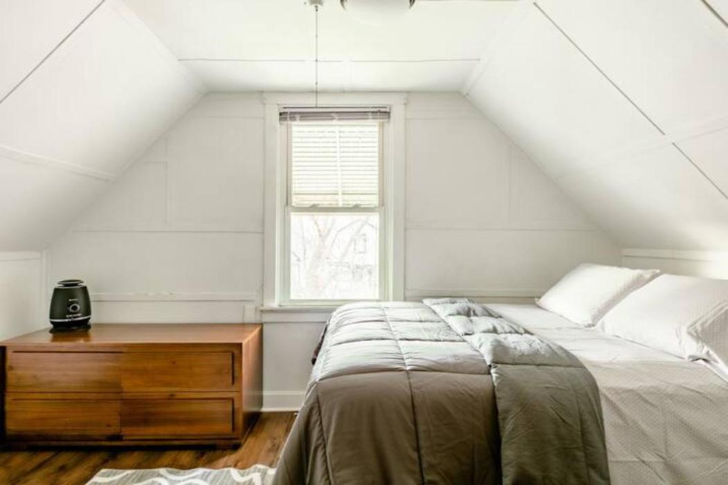The Avondale Attic Apartment Chicago Bagian luar foto