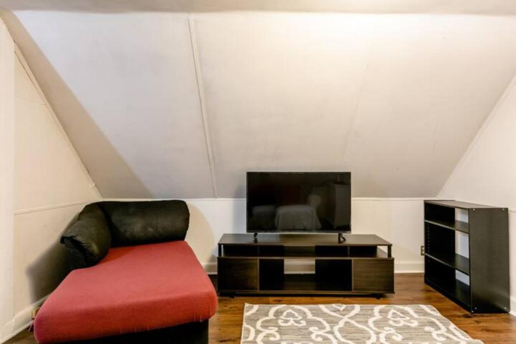 The Avondale Attic Apartment Chicago Bagian luar foto