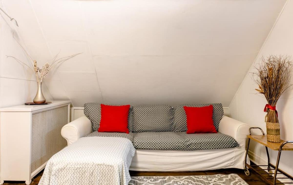The Avondale Attic Apartment Chicago Bagian luar foto