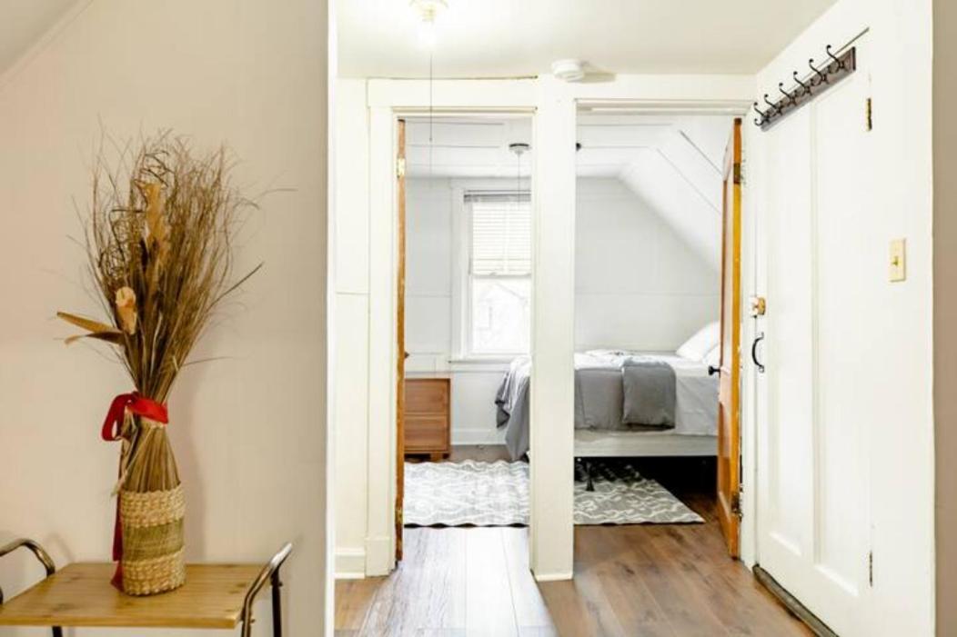 The Avondale Attic Apartment Chicago Bagian luar foto