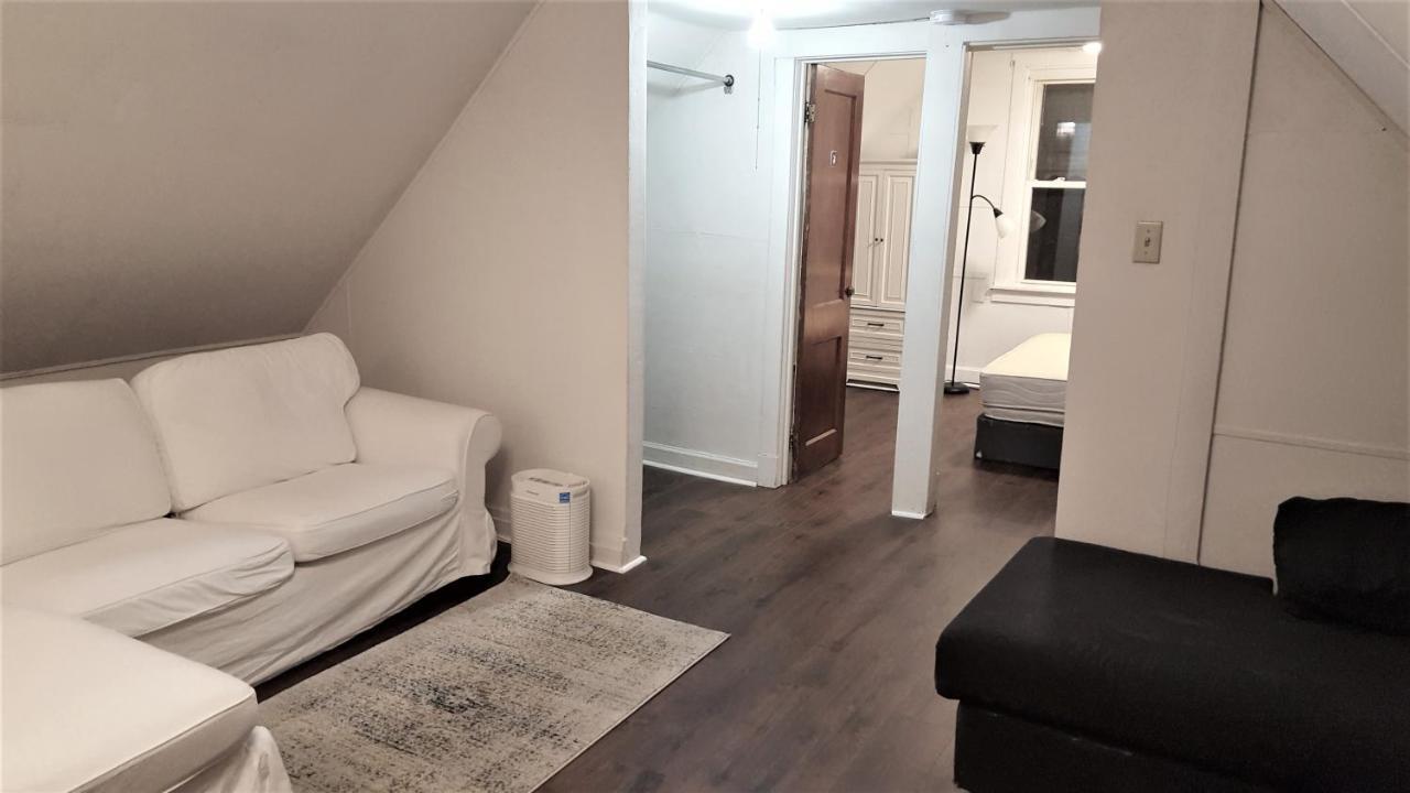 The Avondale Attic Apartment Chicago Bagian luar foto