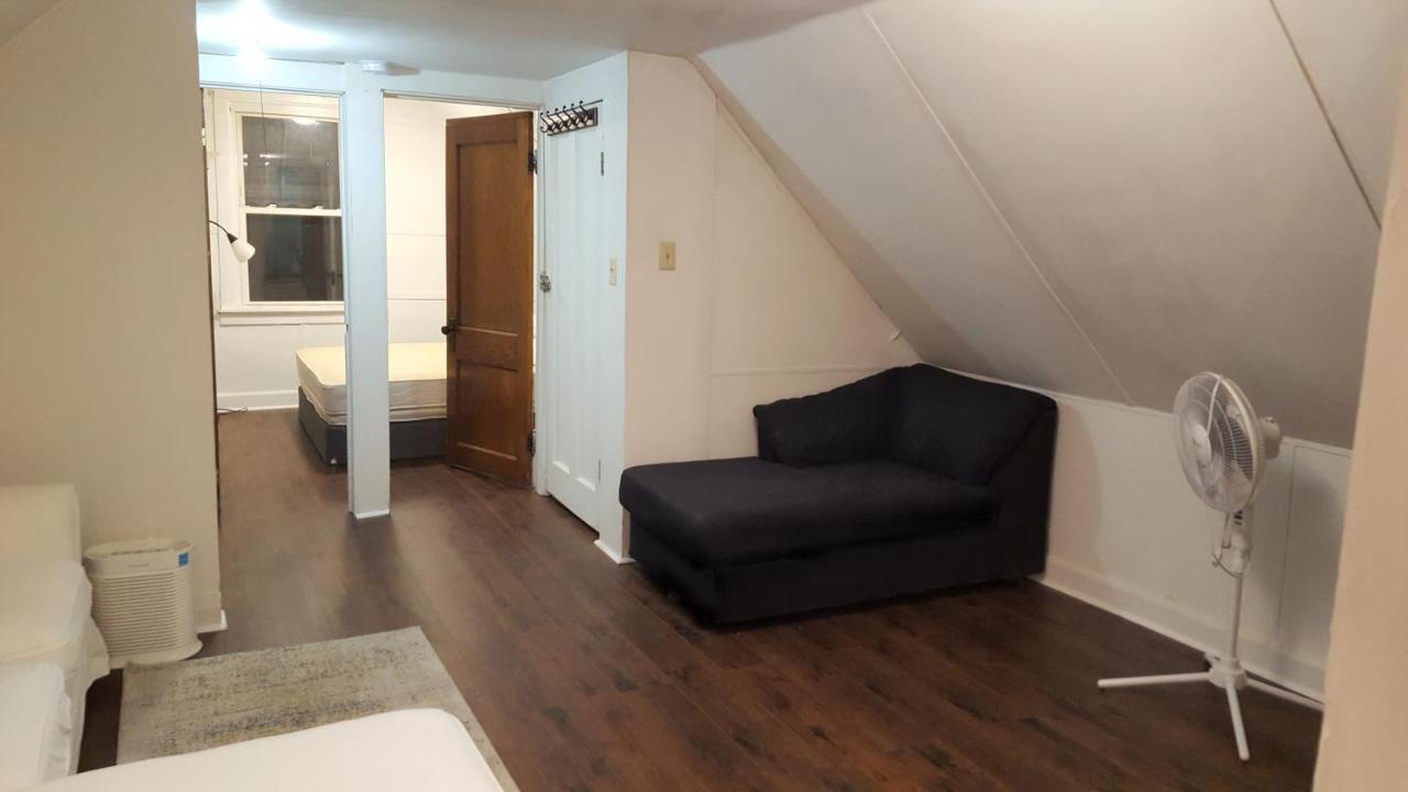 The Avondale Attic Apartment Chicago Bagian luar foto