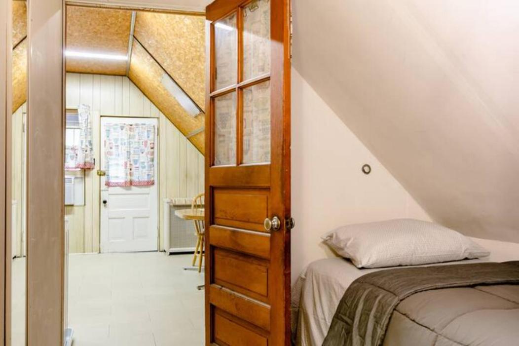 The Avondale Attic Apartment Chicago Bagian luar foto
